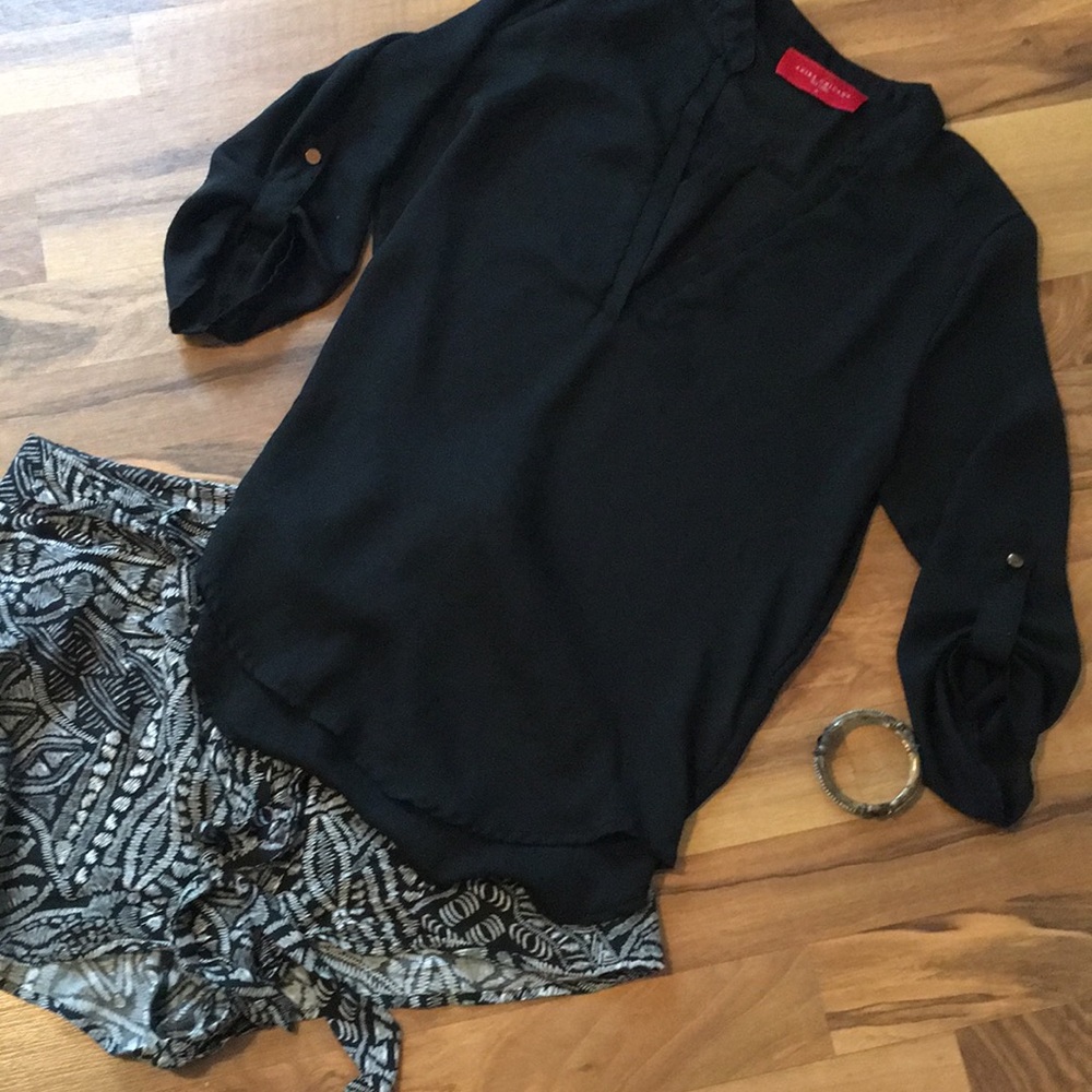 Akira Chicago Red Label black hi low sheer top -medium